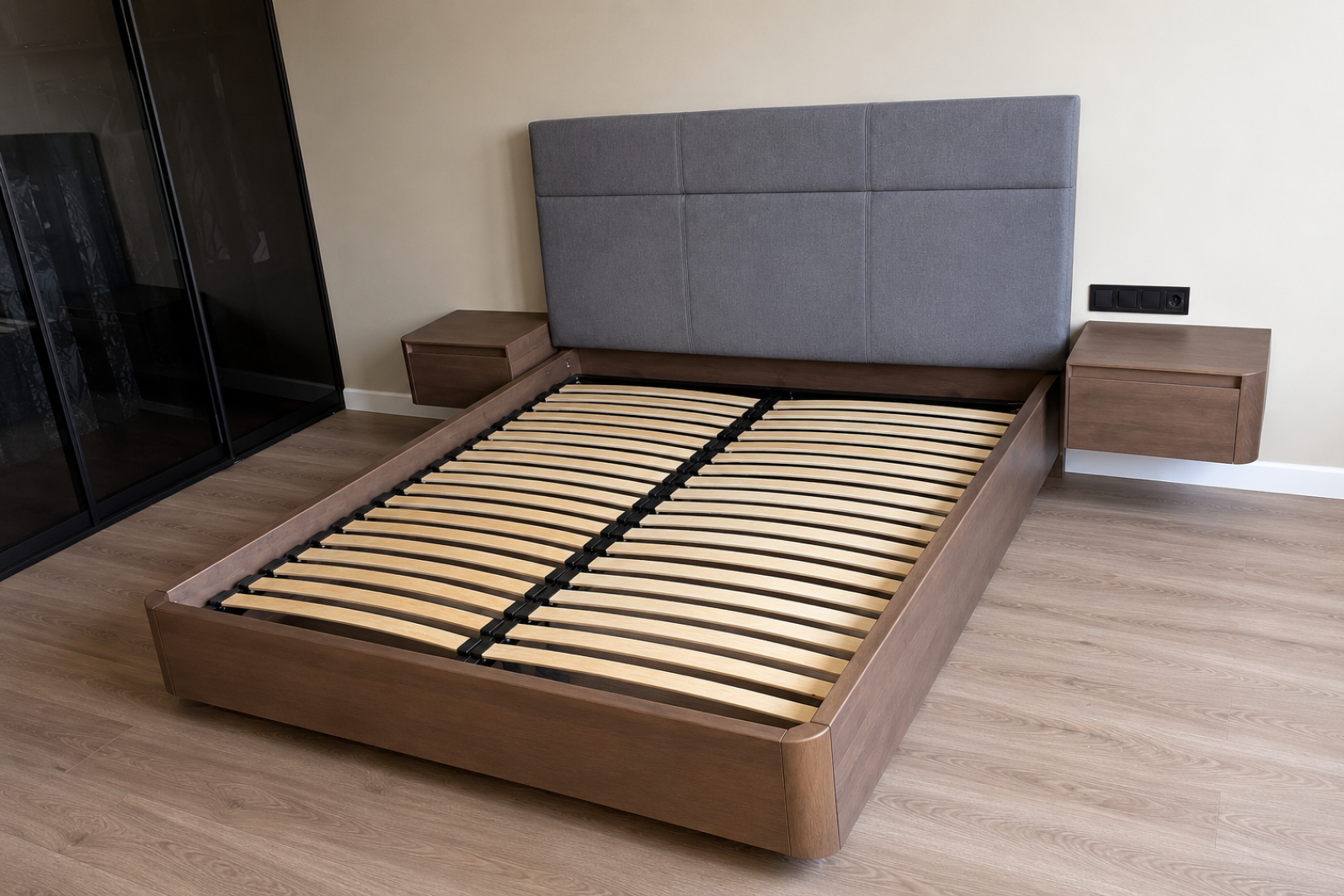 Bed VENESUELA with hanging bedside tables