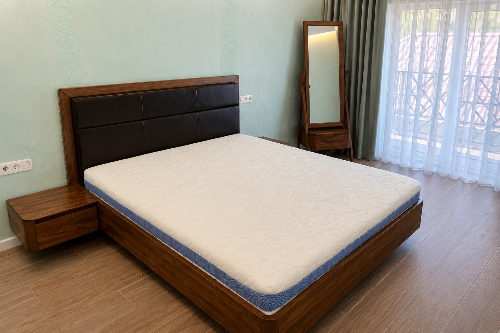 CALIFORNIA bed and floor mirror