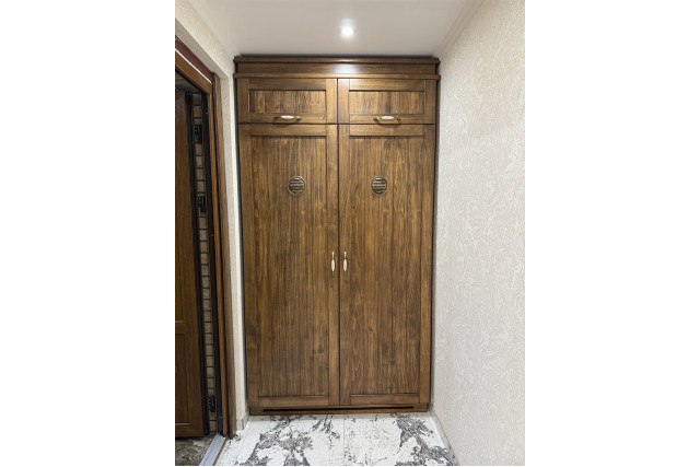 Cabinet for built-in refrigerator